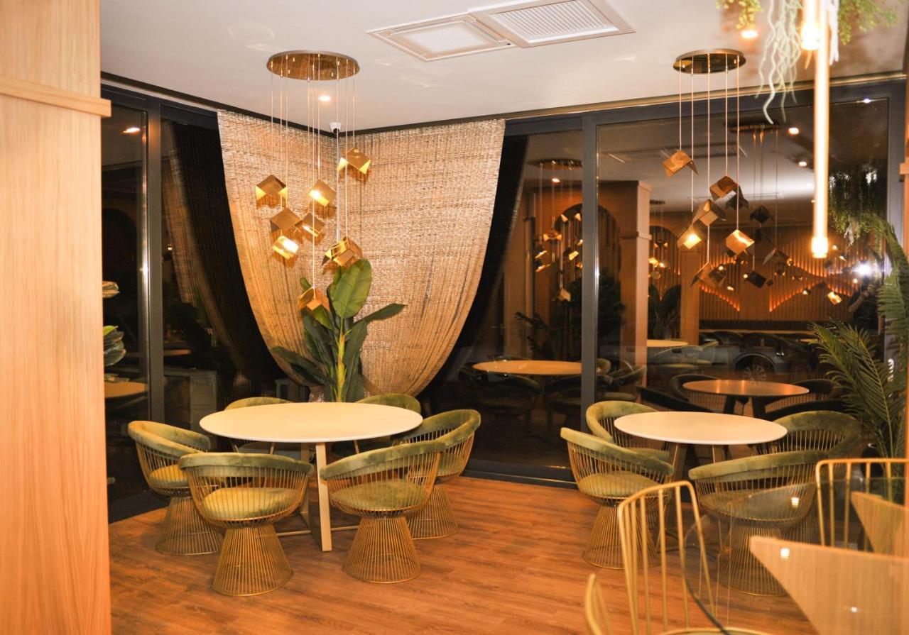 Hotel Angel Sofia Fălticeni Zewnętrze zdjęcie